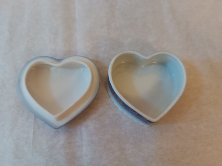 Porcelanowe puzderko w kształcie serca