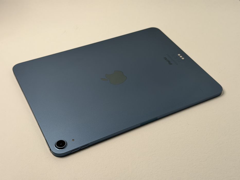 iPad Air 5 (A2588) - 256GB - Apple M1 - wada - faktura VAT 23%