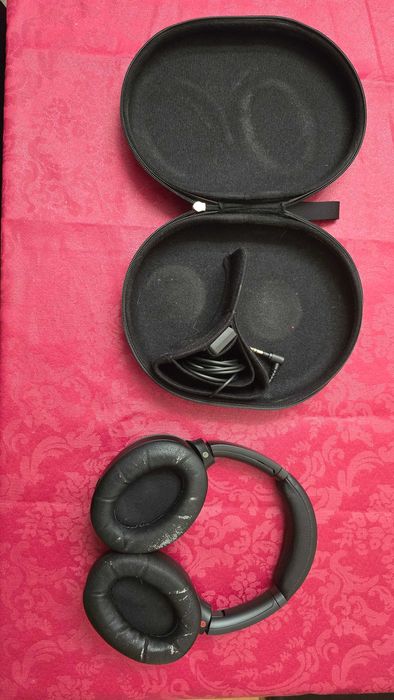 Sony WH-1000XM3 com algum uso