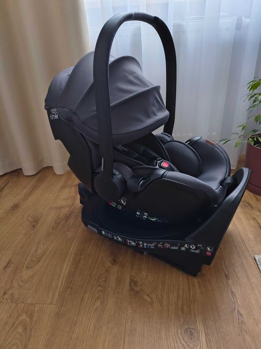 Fotelik samochodowy Britax Baby Safe Pro + baza Britax Vario 5Z