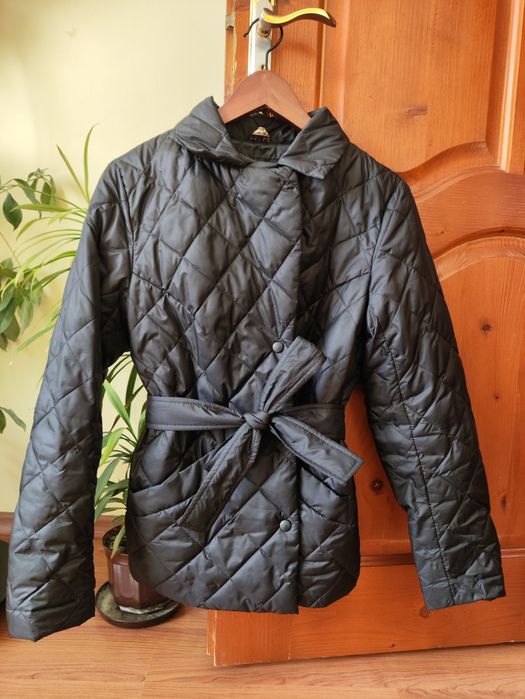 Куртка весняна жіноча.