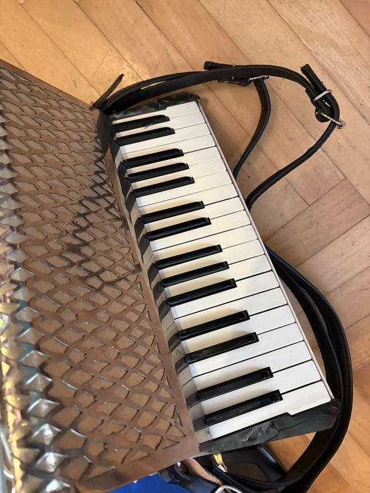 Akordeon hohner stan bardxo dobry
