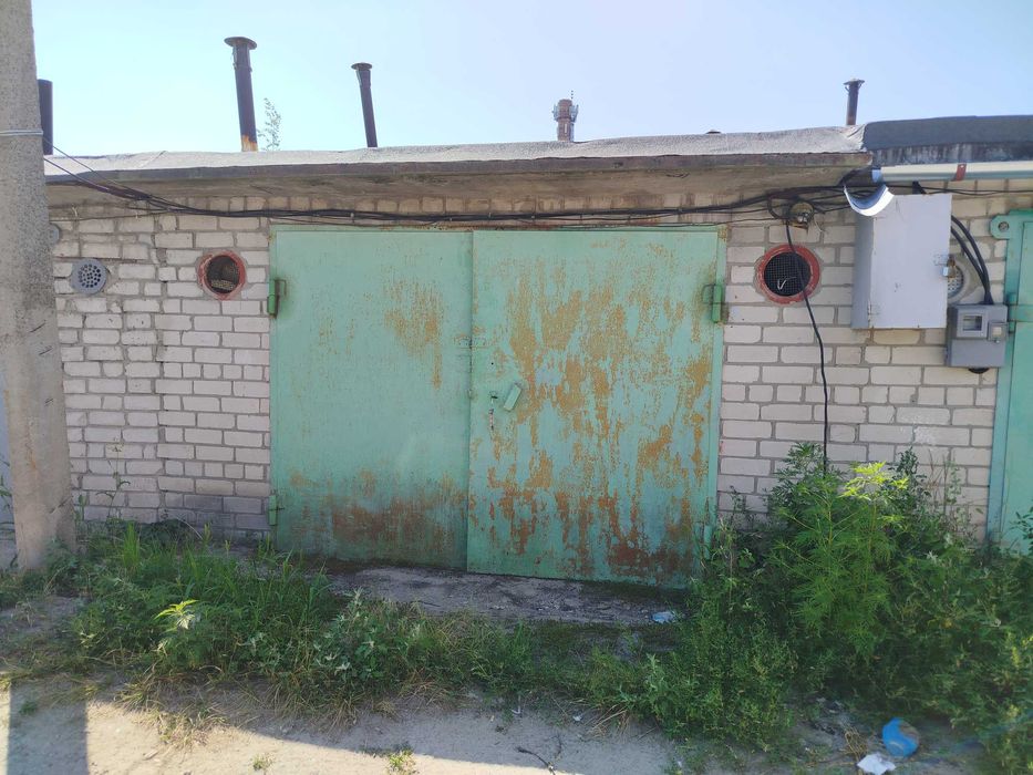 Гараж кирпичний 6 на  4м.