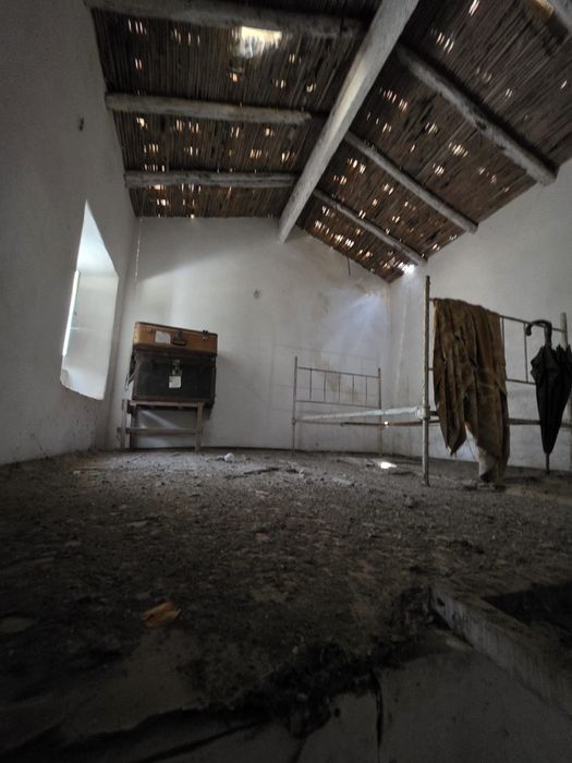 Vendo casa em ruina na soalheira, concelho de Loulé. Precisa de reconstrucao completa, tendo potencial para uma V2/V3