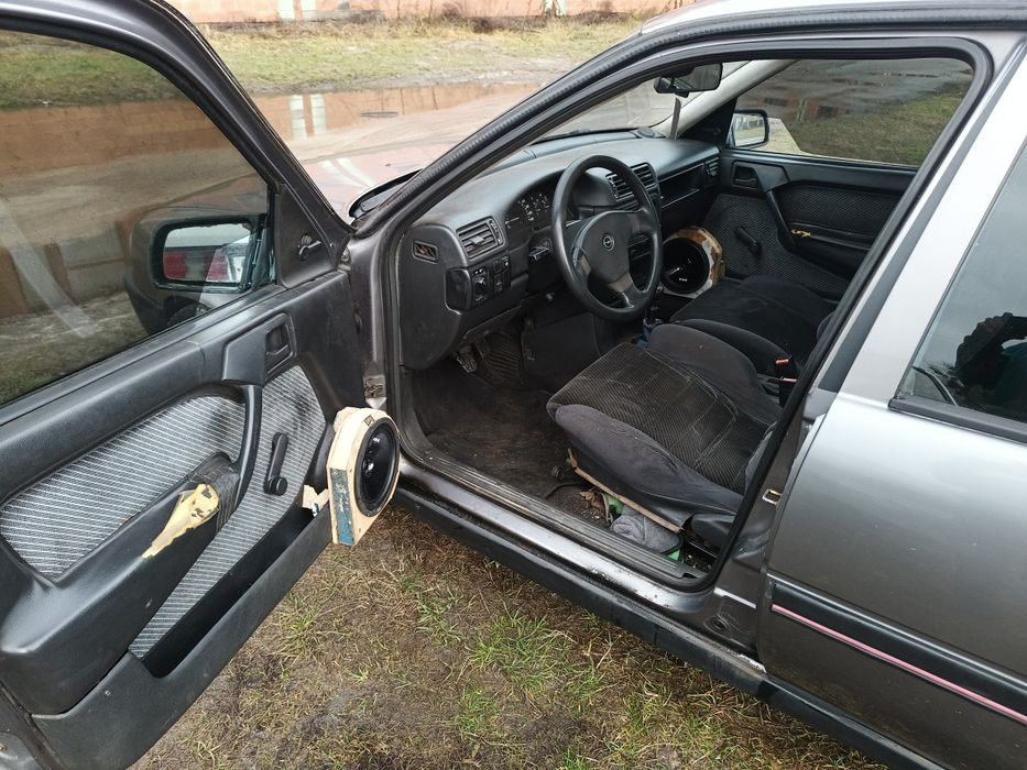 Продам Opel Vectra A 2,0 бензин