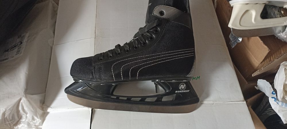 Коньки Nordway 43 стільки 280 мм