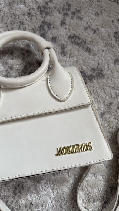 Лот сумок jaquemous. Prada