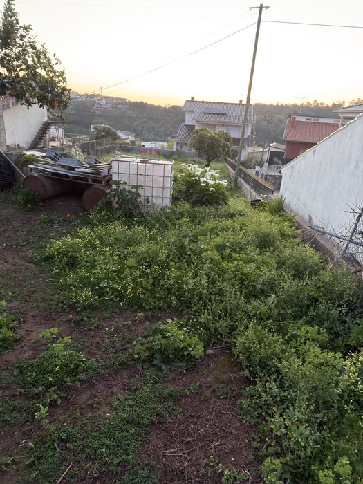 Moradia para recuperar com 650m2 de terreno