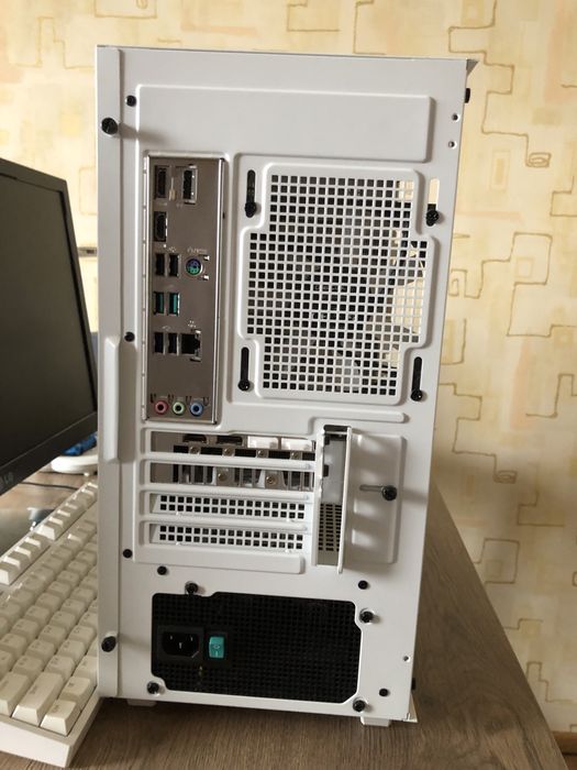 Iгровий комп’ютер новий(повний комплект)