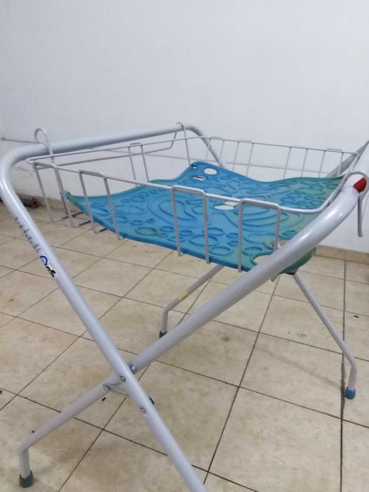 Banheira de bebe com suporte