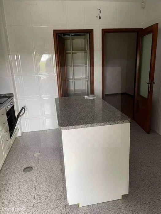 Apartamento T1+1 para arrendamento em Pedroso – Seixezelo