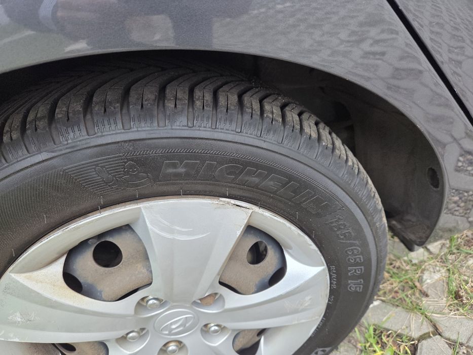 HYUNDAI I30 1.4  Benzyna+GAZ 2009
