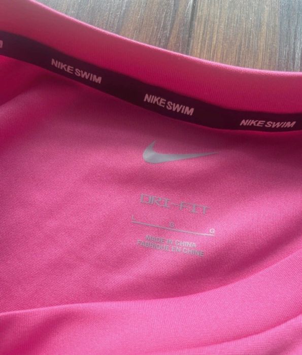 Różowa koszulka damska marki Nike
