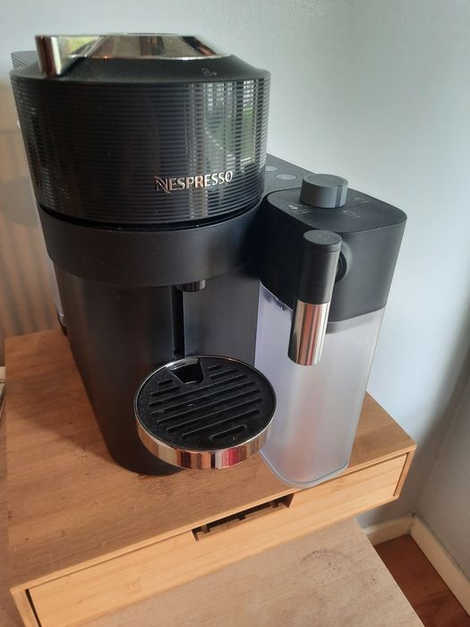 Maquina de Café Nespresso gran Lattissima