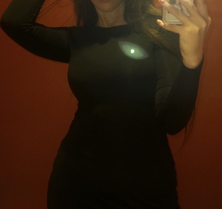 Довга чорна сукня