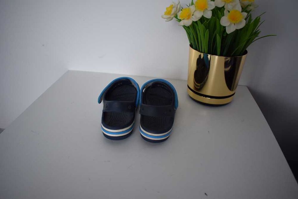 Crocs sandały buty c11 r. 28 zapinane klapki gumowe