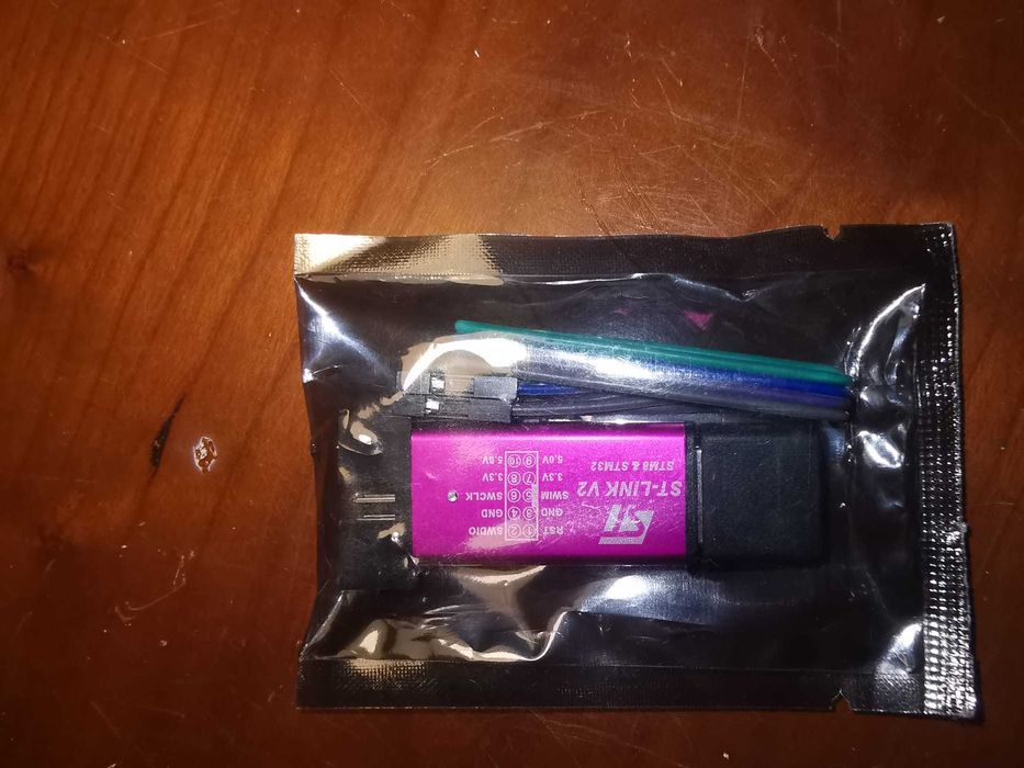 Pen ST-LINK V2 é um depurador e programador de microcontroladores