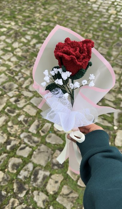 Bouquet de rosa em crochê – feito à mão (ideal para presente)