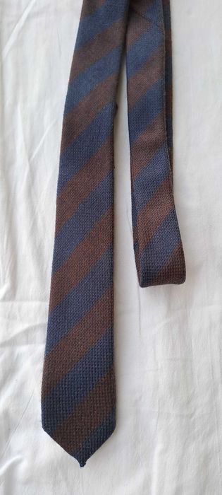 Gravata Suits Inc - Usada 1x | Impecável - Corte fino