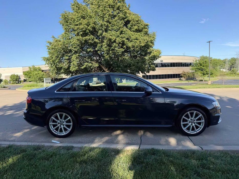 Audi A4 quattro Premium      2014
