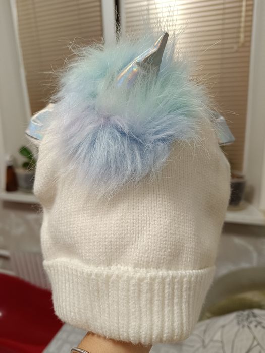 Тепла зимова шапочка