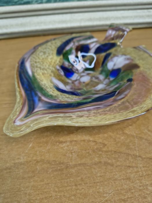 Ręcznie formowana patera / talerzyk artystyczny – szkło wielobarwne