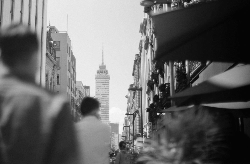 Об'єктив Revuenon 55mm f/1.2 MC