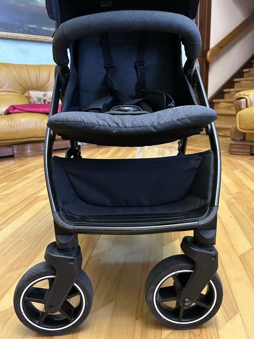 Прогулянкова коляска Britax-Romer B-Agile M Black Shadow