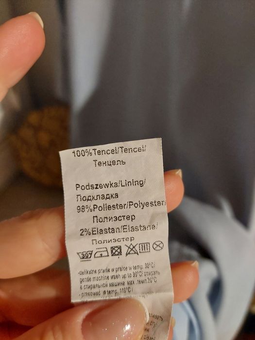 Elegancka, błękitna sukienka
