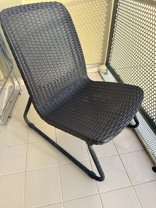 Cadeiras e mesa jardim/Varanda