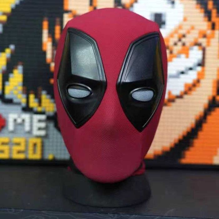 Косплейна маска Детпула з світящими очима, Deadpool cosplay mask