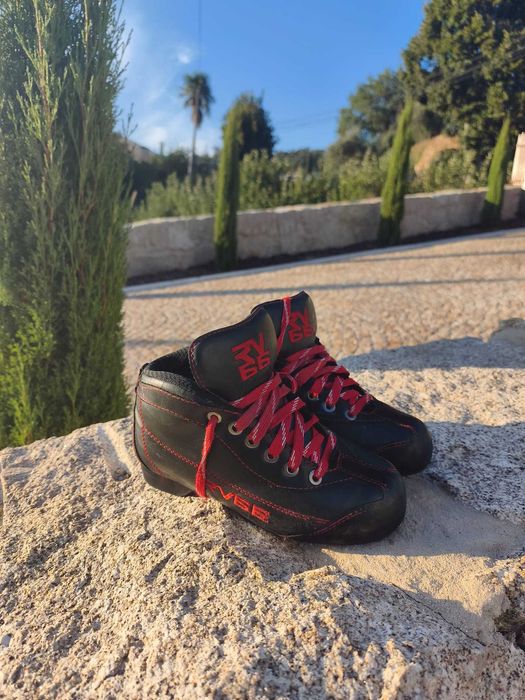Botas RV66 Hóquei em Patins / Patinagem — Tamanho 35 (Apenas 6 meses uso)