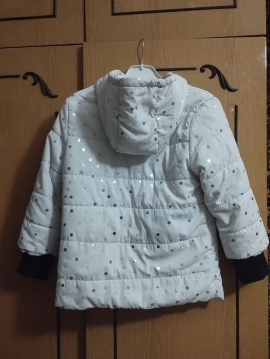 Продам куртку на дівчинку б/у
