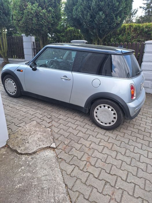 Mini Cooper 1.6 benzyna 2003