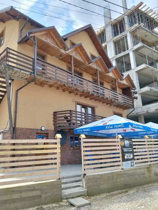 Продається котедж,діючий бізнес