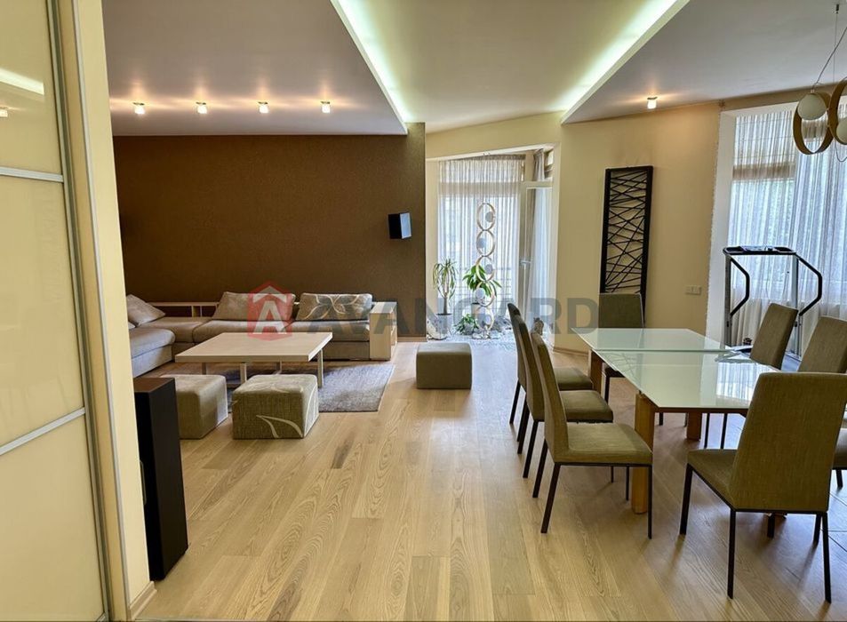 Простора елітна квартира 154 м² у парковій зоні Погулянки