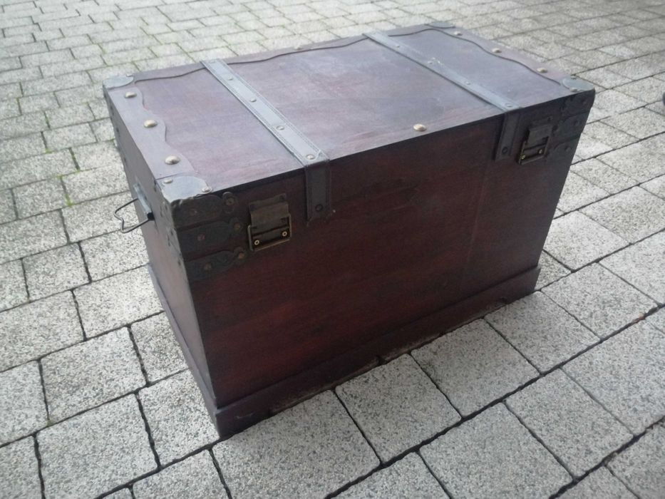 Skrzynia piracka, kufer, szkatuła.