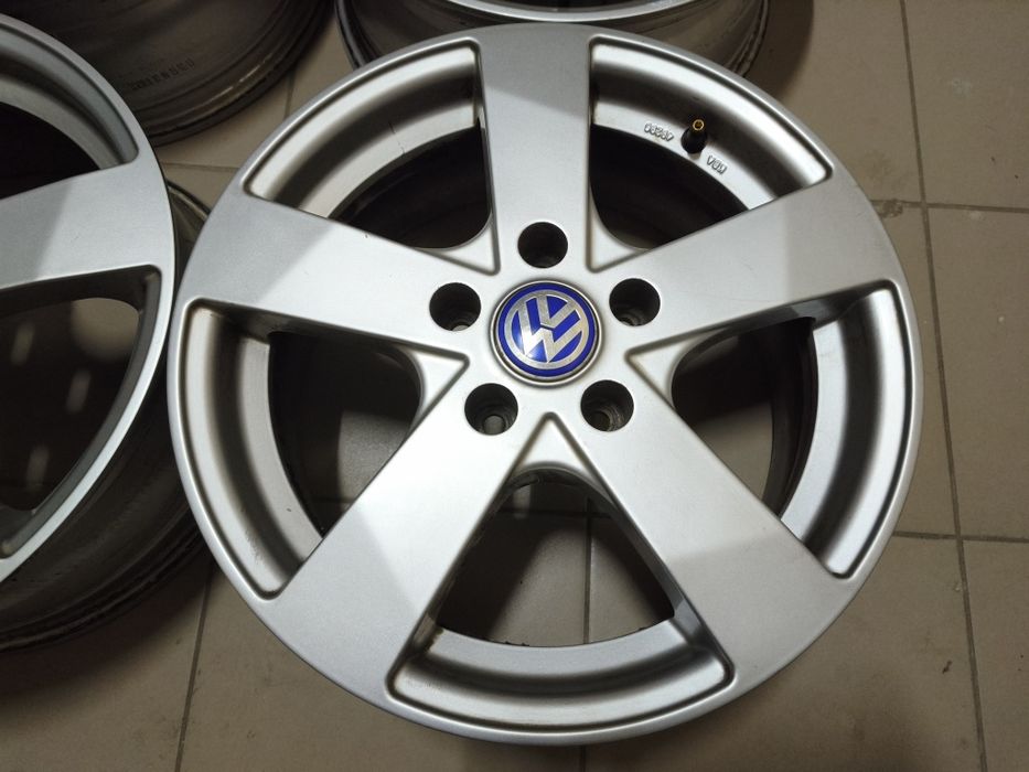 Диски R16 5/112 Dezent