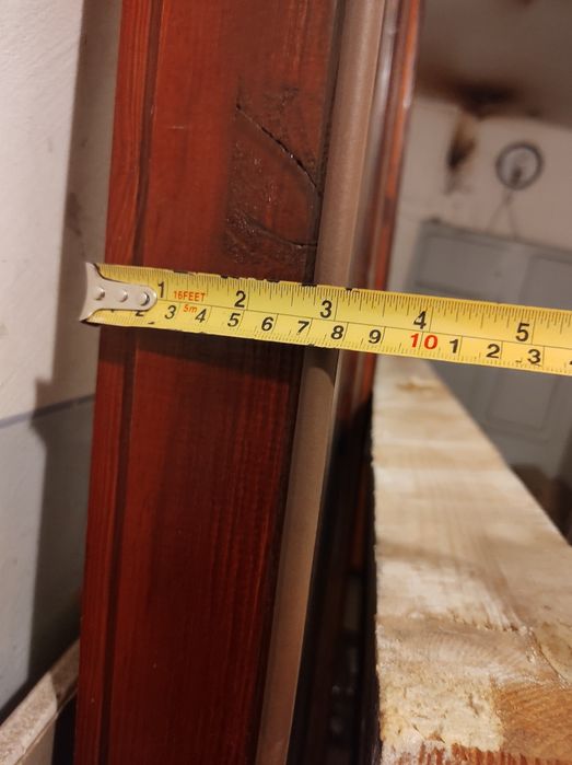 Двери двустворчатые из дерева/жалюзі