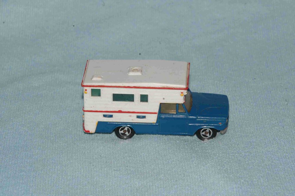 Majorette camper