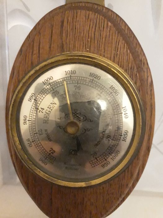 Starodawny barometr/stacja pogody