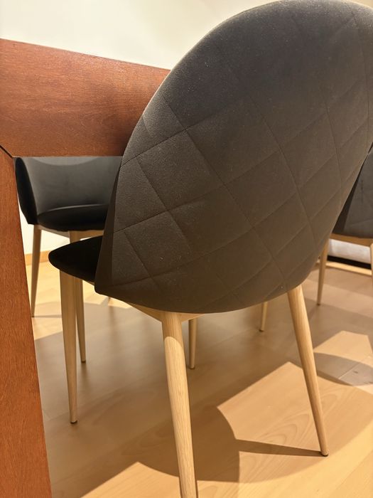 Mesa de jantar c/cadeiras