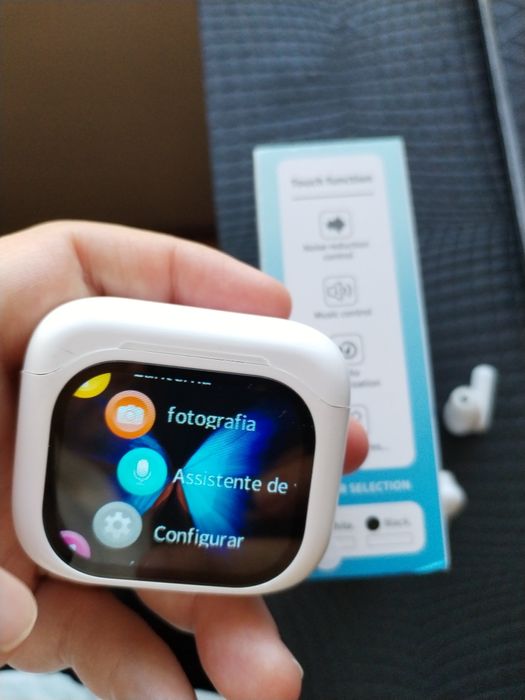 Earphones Bluetooth 5.4 com ANC e ecrã touch