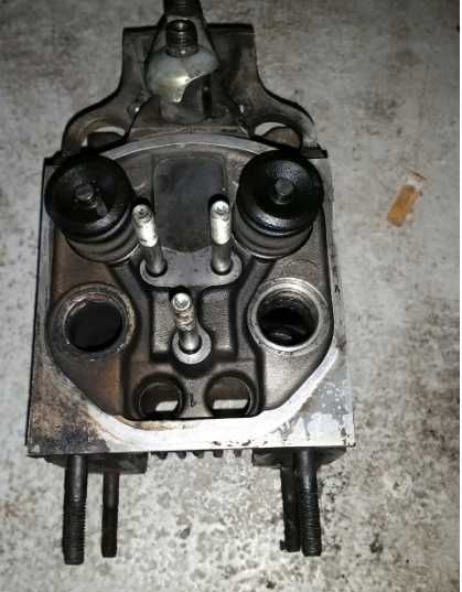 Silnik Deutz BF4L913 BF6L913 TURBO Głowica CZĘŚCI
