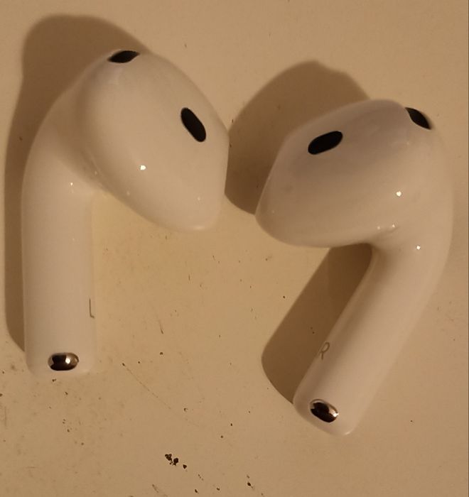 Auriculares airpods 4 Apple