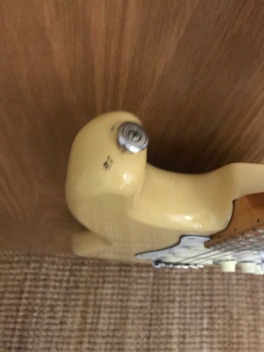 Fenix Stratocaster Guitarra Electrica - Vintage Radio Amarelo