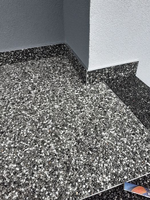 Kamienny Dywan Żywica zywica do garazu Microcement posadzki żywiczne