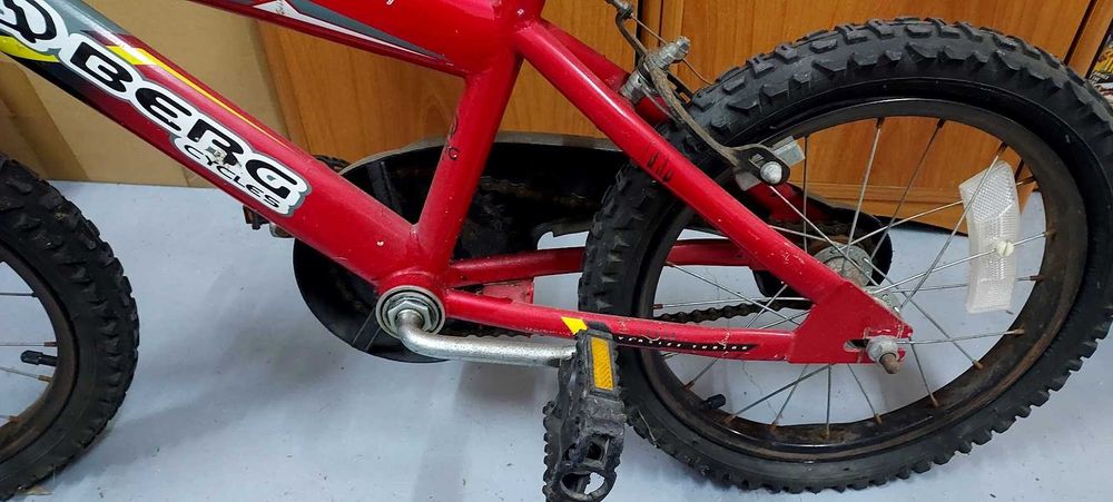 Bicicleta criança BERG 16” para reparar / renovar