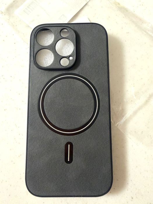 Чехол на Iphone 16 pro