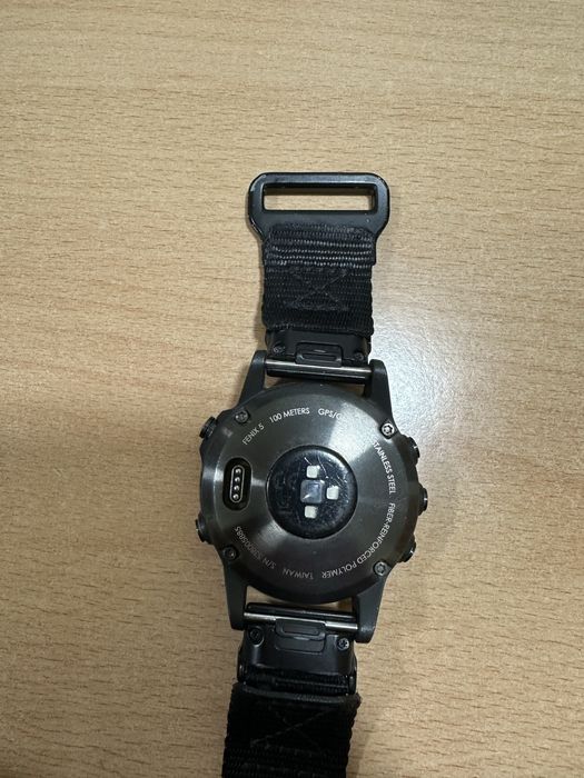 Garmin  Fenix  5.